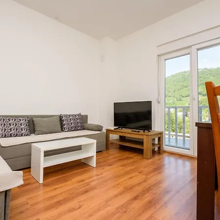 아파트 Peninsula *